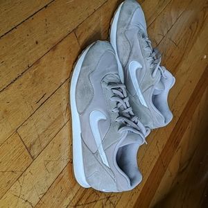 Nike Old School Sneakers